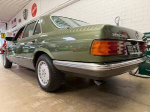 Image 14/19 of Mercedes-Benz 280 SEL (1983)