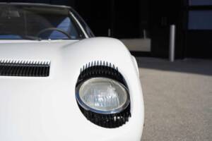 Afbeelding 60/74 van Lamborghini Miura P 400 (1968)