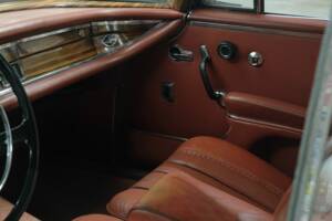Image 26/50 of Mercedes-Benz 300 SE (1966)