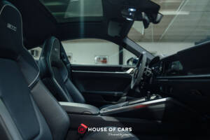 Image 32/50 of Porsche 911 Carrera 4S &quot;Belgian Legend Edition&quot; (2020)