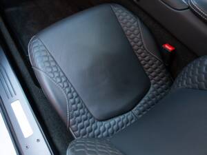 Image 67/80 of Aston Martin Vanquish (2013)