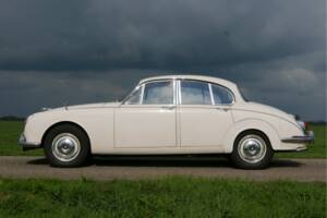 Obraz 23/50 pojazdu Jaguar 240 (1968)