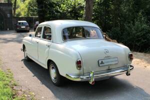 Image 3/50 of Mercedes-Benz 219 (1959)
