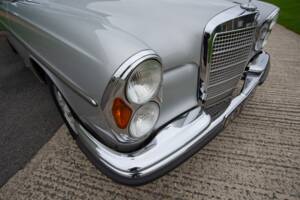 Immagine 25/34 di Mercedes-Benz 300 SEL 3.5 (1972)