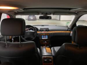 Bild 5/6 von Mercedes-Benz S 55 AMG (2003)