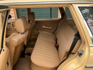 Image 8/33 of Mercedes-Benz 230 TE (1984)