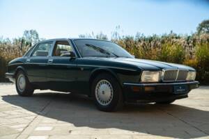 Bild 10/50 von Daimler XJ 6 4.0 (1991)