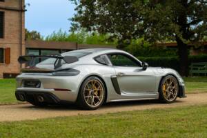 Image 18/100 of Porsche 718 Cayman GT4 RS Weissach (2024)