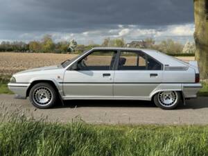 Imagen 2/17 de Citroën BX 19 Sport (1986)