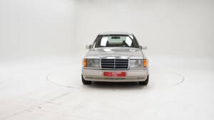 Bild 6/15 von Mercedes-Benz 300 E (1992)