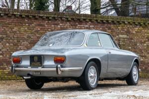 Image 27/50 de Alfa Romeo Giulia GT 1300 Junior (1972)