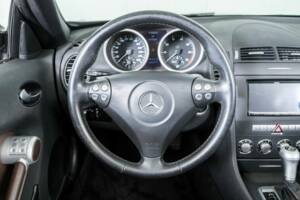 Immagine 8/50 di Mercedes-Benz SLK 200 Kompressor (2004)