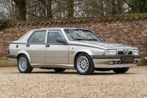 Afbeelding 21/50 van Alfa Romeo 75 2.0 Twin Spark (1988)