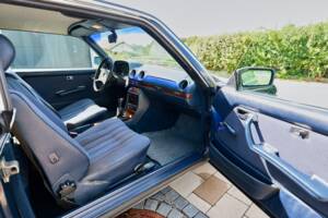 Bild 30/99 von Mercedes-Benz 230 CE (1983)