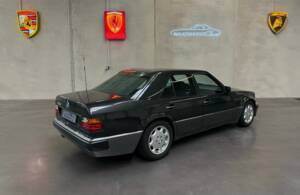 Image 5/14 of Mercedes-Benz 500 E (1993)