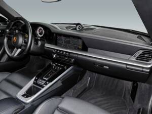 Image 6/8 of Porsche 911 Turbo (2020)