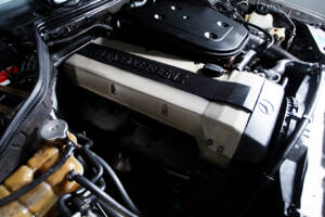 Image 33/33 of Mercedes-Benz 300 CE-24 (1992)