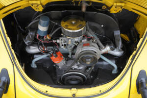 Image 4/50 of Volkswagen Coccinelle 1303 (1976)
