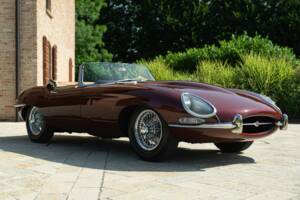 Image 3/50 de Jaguar E-Type 3.8 (1964)