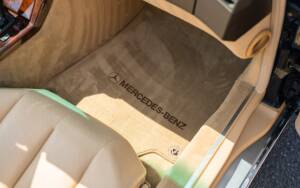 Image 29/44 de Mercedes-Benz 500 SL (1990)
