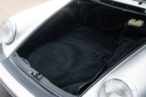 Image 25/68 of Porsche 911 Speedster 3.2 (1989)
