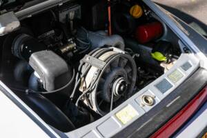 Bild 27/42 von Porsche 911 Carrera 3.2 (1989)
