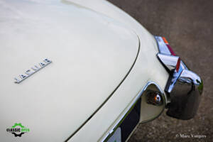 Image 54/65 de Jaguar E-Type 3.8 Flat Floor (1961)