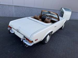 Image 7/48 of Mercedes-Benz 280 SL (1970)