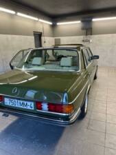 Afbeelding 6/12 van Mercedes-Benz 280 E (1982)