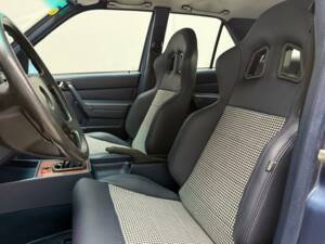 Image 10/28 of Mercedes-Benz C 180 (1994)