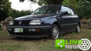 Immagine 2/10 di Volkswagen Golf III Cabrio 1.6 (1996)
