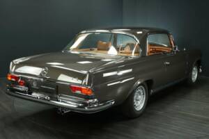 Image 2/30 of Mercedes-Benz 280 SE 3,5 (1970)