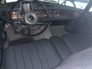 Bild 2/8 von Mercedes-Benz 220 S b (1961)