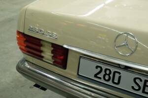 Bild 11/50 von Mercedes-Benz 280 SE (1984)