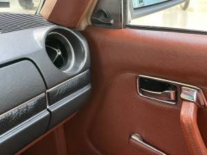 Afbeelding 32/40 van Mercedes-Benz 230 E (1983)
