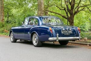 Image 8/49 of Bentley S 3 Continental Flying Spur (1964)