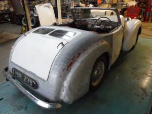 Image 13/24 de Triumph 2000 Roadster (1948)