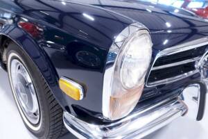 Immagine 15/36 di Mercedes-Benz 280 SL (1971)