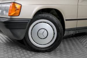 Image 4/50 of Mercedes-Benz 190 D (1986)