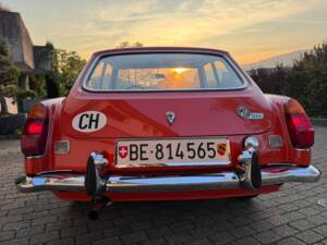 Immagine 6/13 di MG MGB GT (1973)