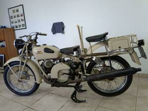 Image 33/36 of Moto Guzzi DUMMY (1976)
