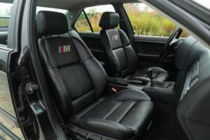 Image 24/50 of BMW 318 (1994)