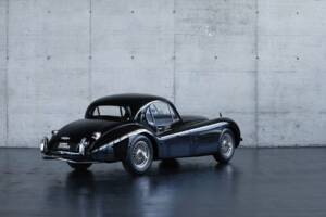 Image 4/47 de Jaguar XK 120 FHC (1954)
