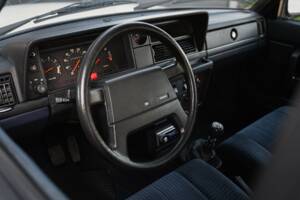 Immagine 39/43 di Volvo 240 GLE Injection (1989)