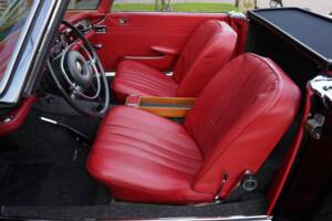 Image 26/50 of Mercedes-Benz 280 SL (1969)