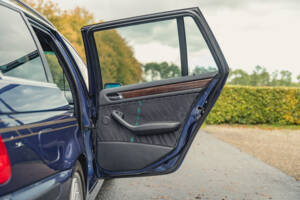 Immagine 88/99 di ALPINA B10 3.3 Touring (2001)