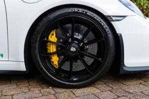 Image 40/42 of Porsche 911 R (2016)