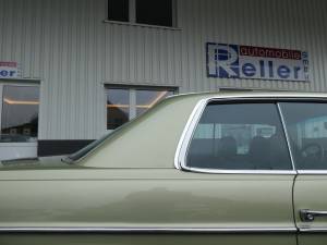 Image 24/28 de Mercedes-Benz 280 CE (1973)