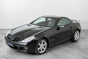 Immagine 45/50 di Mercedes-Benz SLK 200 Kompressor (2004)