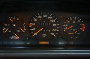 Bild 24/33 von Mercedes-Benz 230 E (1990)